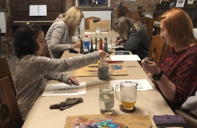 Workshop podmalby na sklo v Hanušovicích